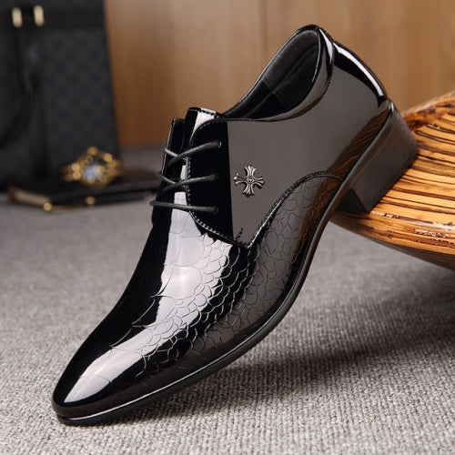 Men Pointed Glossy Crocodile Texture Leather Shoes, Shoe Size:42(Black)